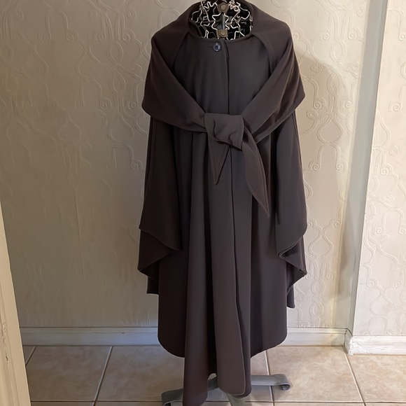 VTG Strada Wool Cape with Scarf - Picture 1 of 9